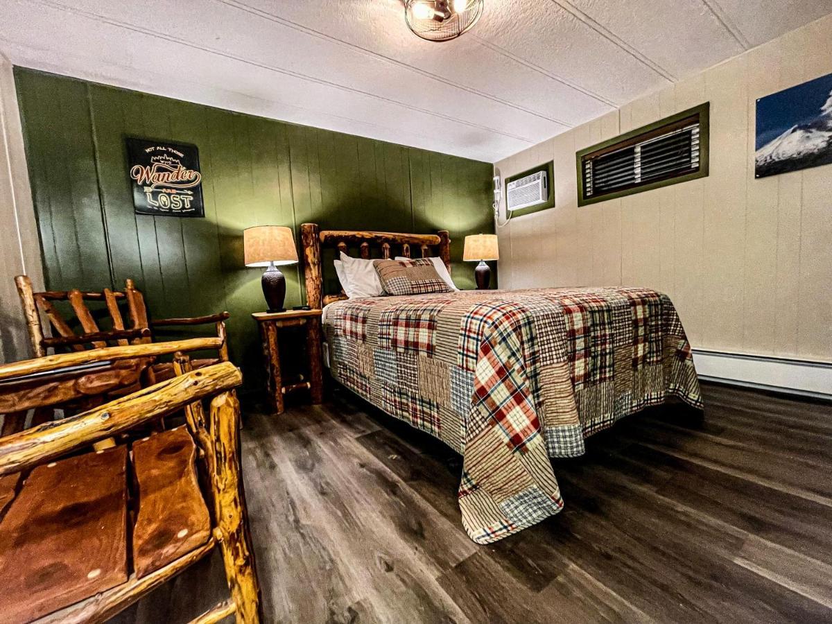 Lone Fir Resort Cougar 外观 照片
