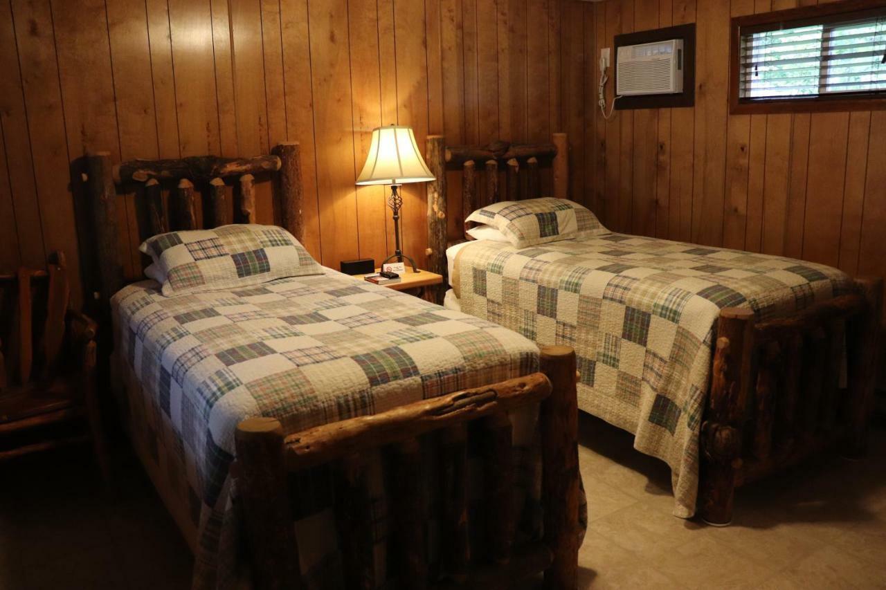 Lone Fir Resort Cougar 外观 照片