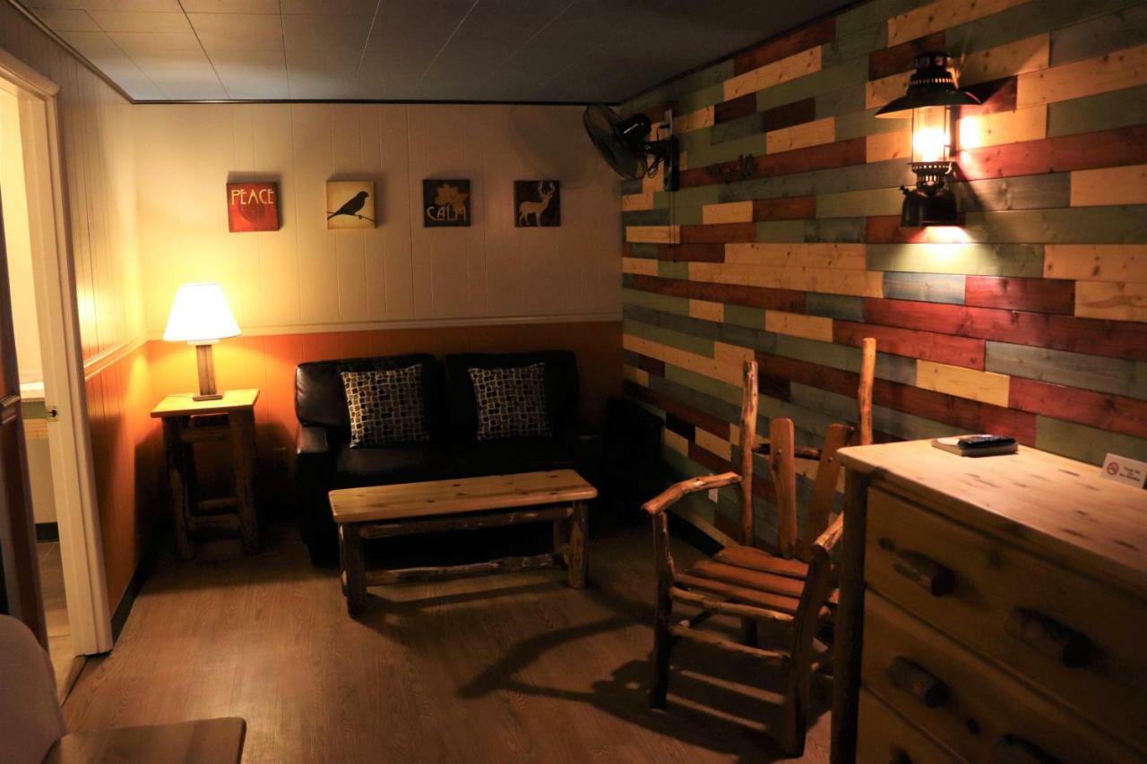Lone Fir Resort Cougar 外观 照片