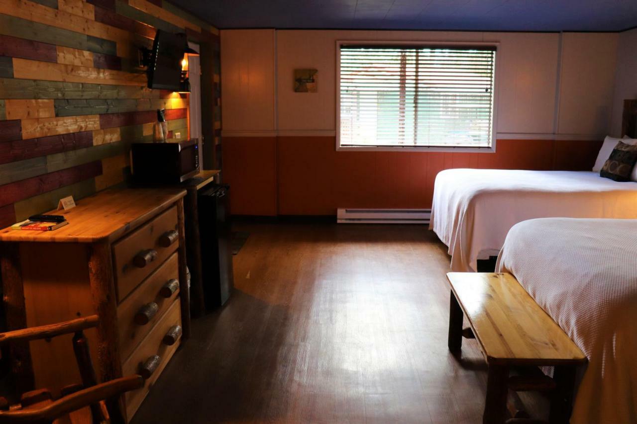 Lone Fir Resort Cougar 外观 照片
