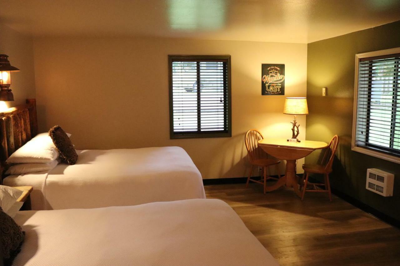 Lone Fir Resort Cougar 外观 照片