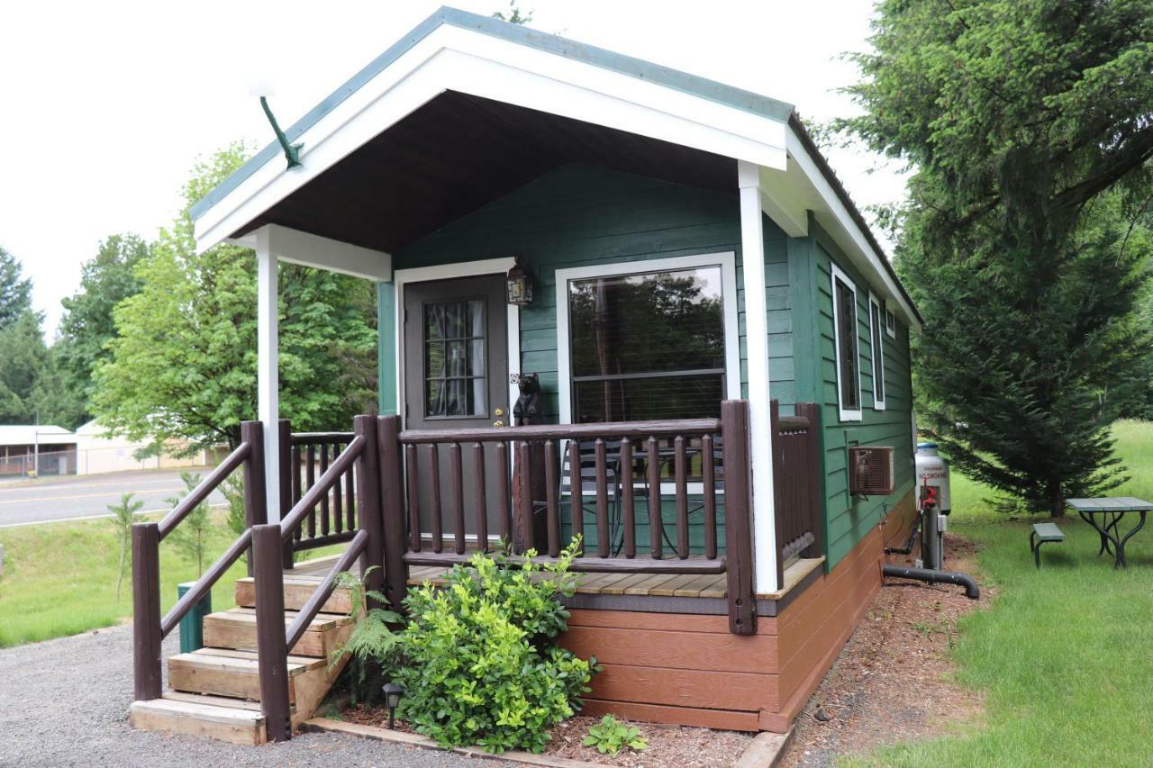 Lone Fir Resort Cougar 外观 照片