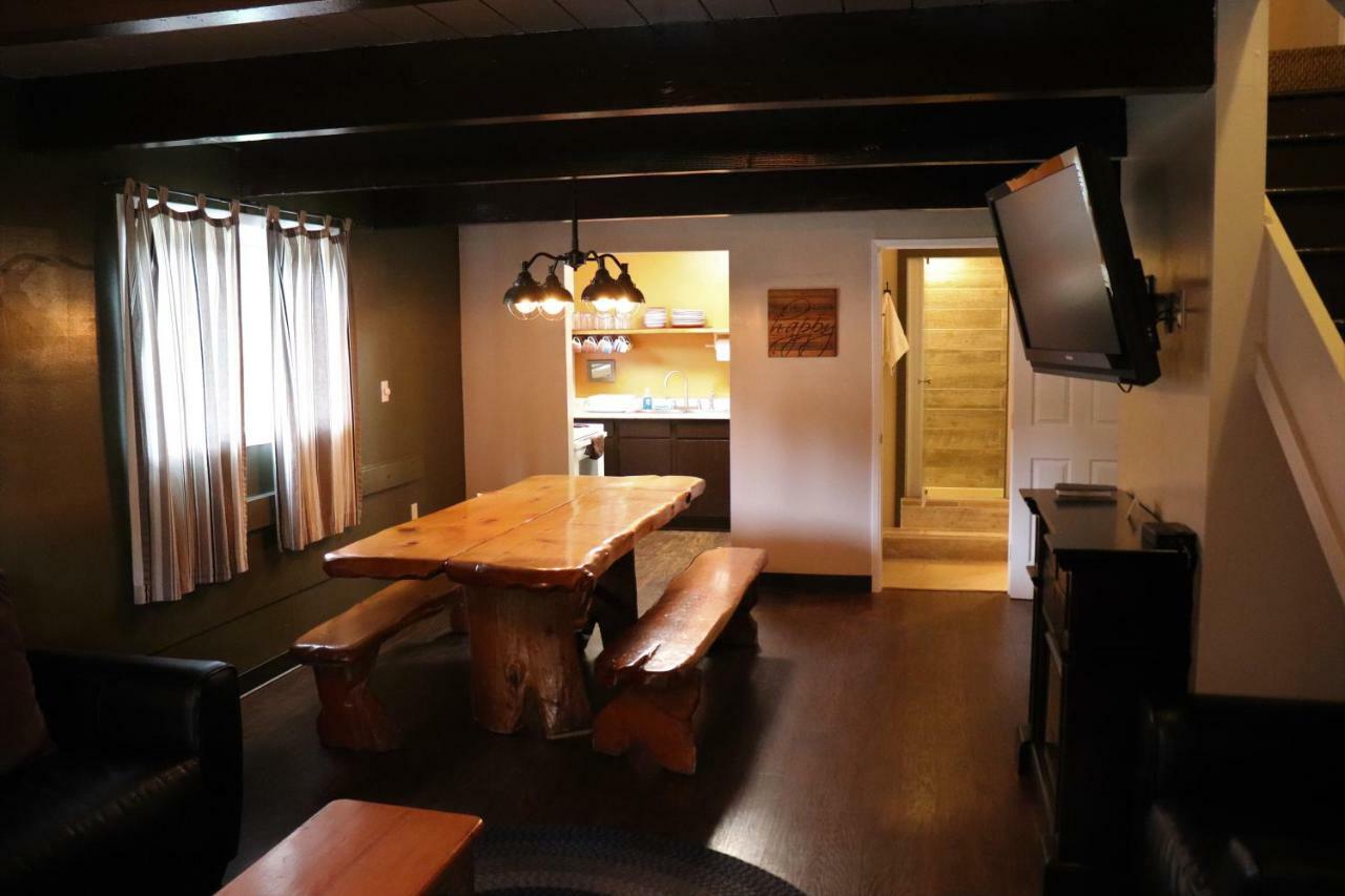 Lone Fir Resort Cougar 外观 照片