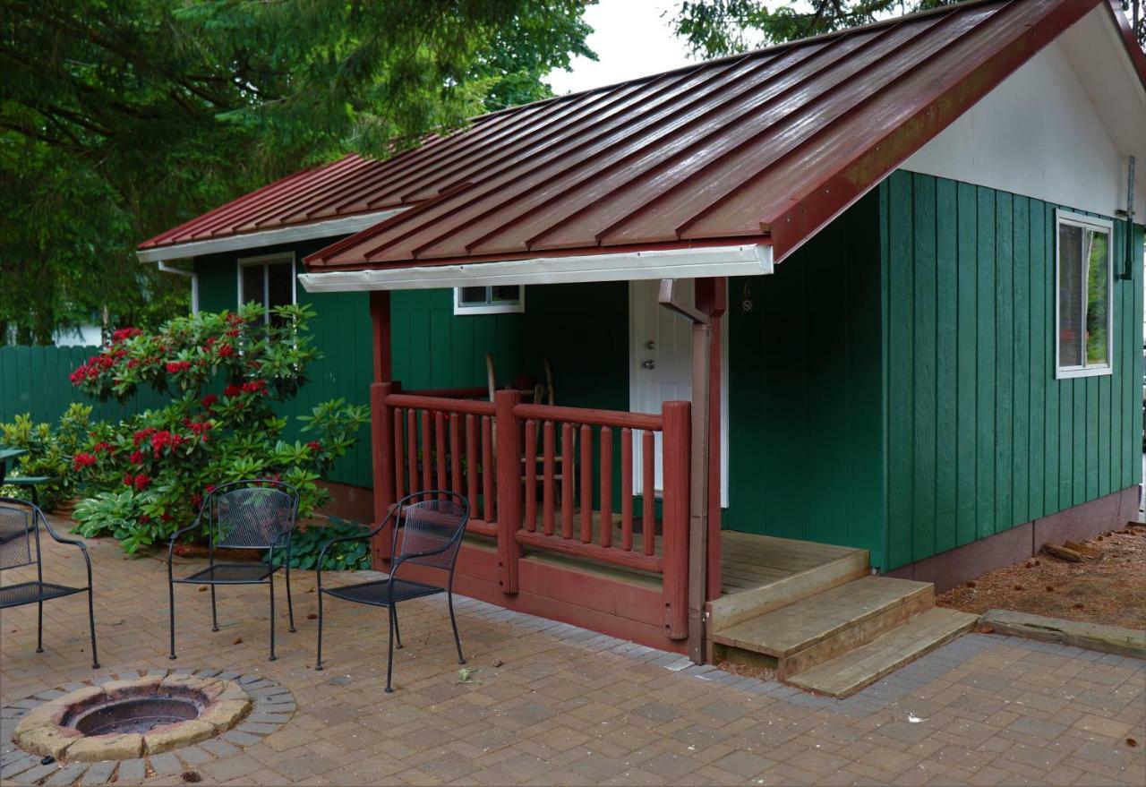 Lone Fir Resort Cougar 外观 照片