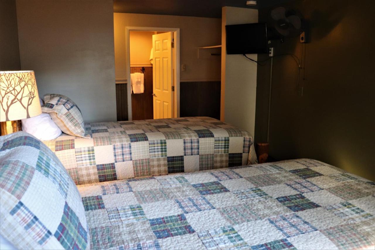 Lone Fir Resort Cougar 外观 照片