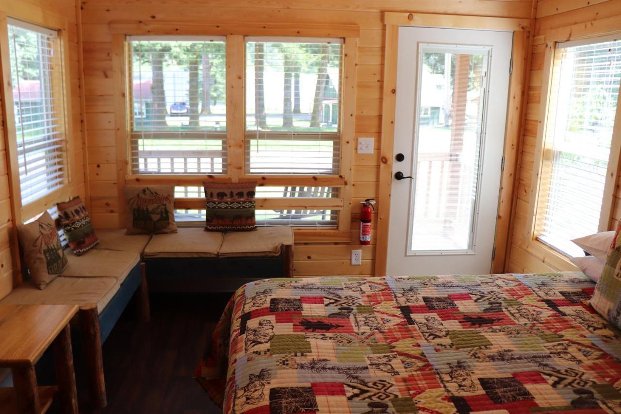 Lone Fir Resort Cougar 外观 照片